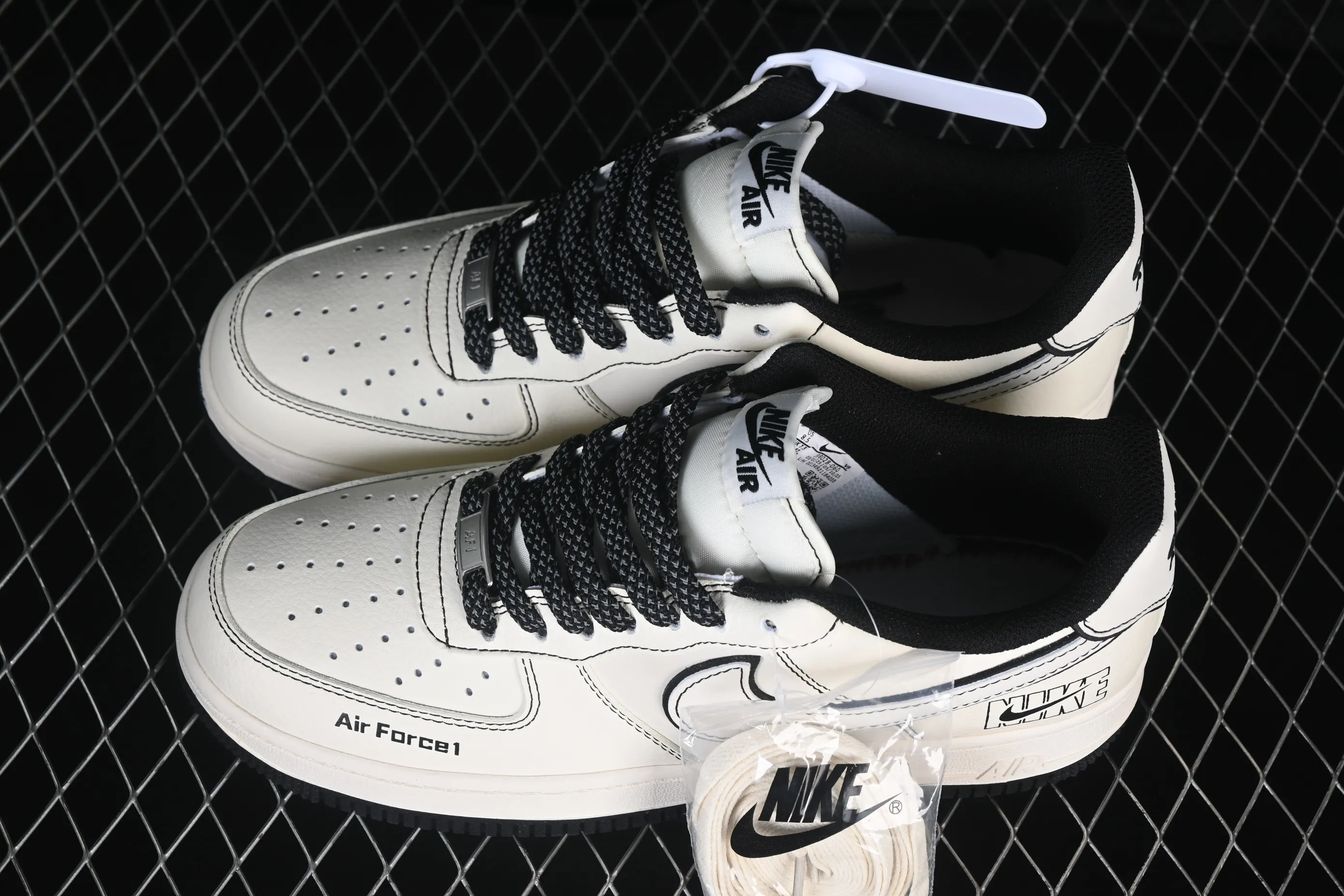 All categories Nk Air Force 1 Air Force series Nk Air Force 1 Low Air Force low-top Nike Air Force 1'07 Low Black Bugs Bunny Air Force 1 low-top casual sneakers JP8028-060